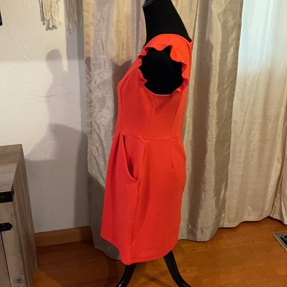 Super cute dress with pockets - Picture 2 of 3